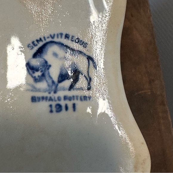 Buffalo Pottery Blue Willow Gravy Boat- Antique Semi-vitreous 1911 - Picture 8 of 12